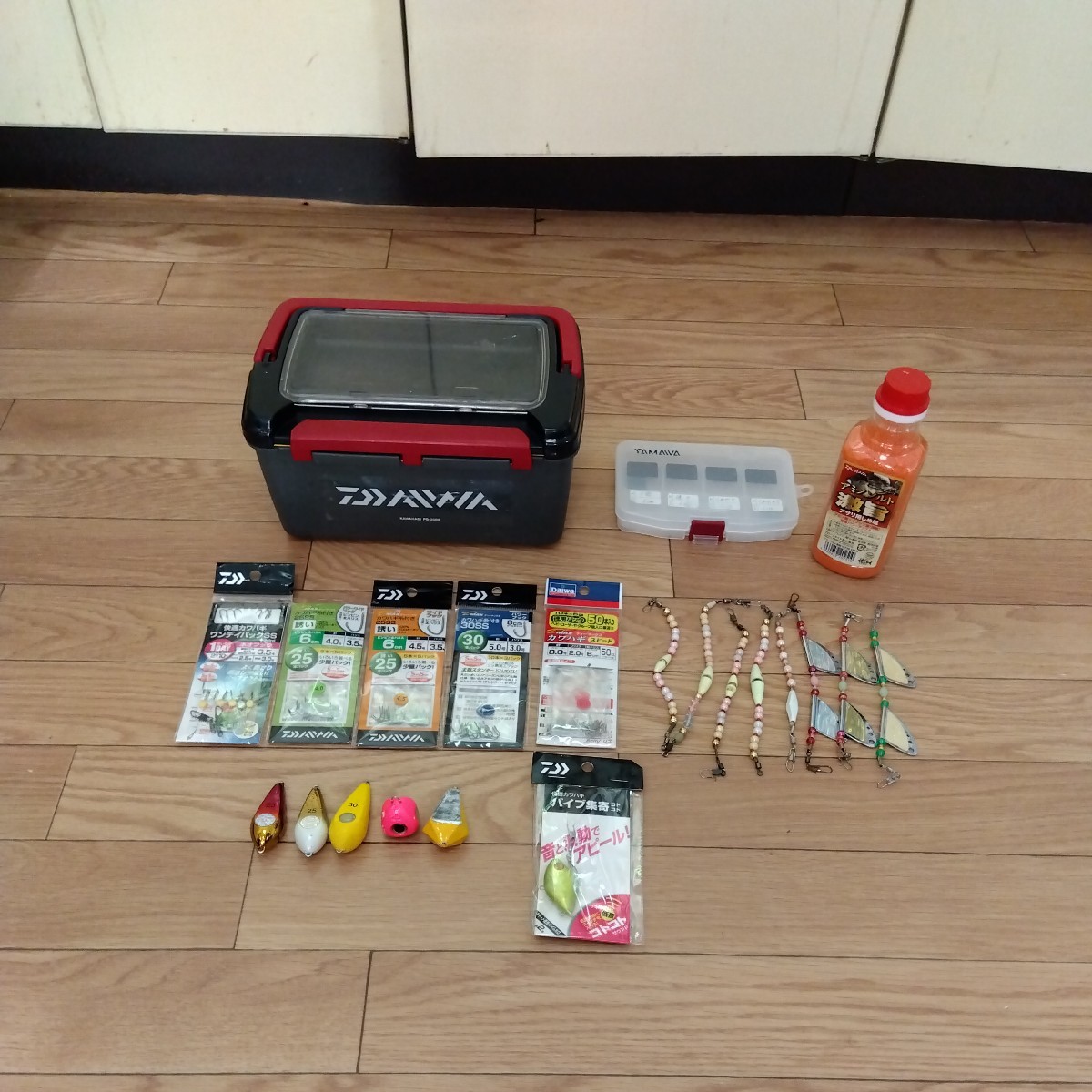 大人女性の カワハギ 仕掛け オモリ 集魚器 ボックス 大量セット 未使用品多数 その他 大人女性の カワハギ 仕掛け オモリ 集魚器 ボックス 大量セット 未使用品多数 その他