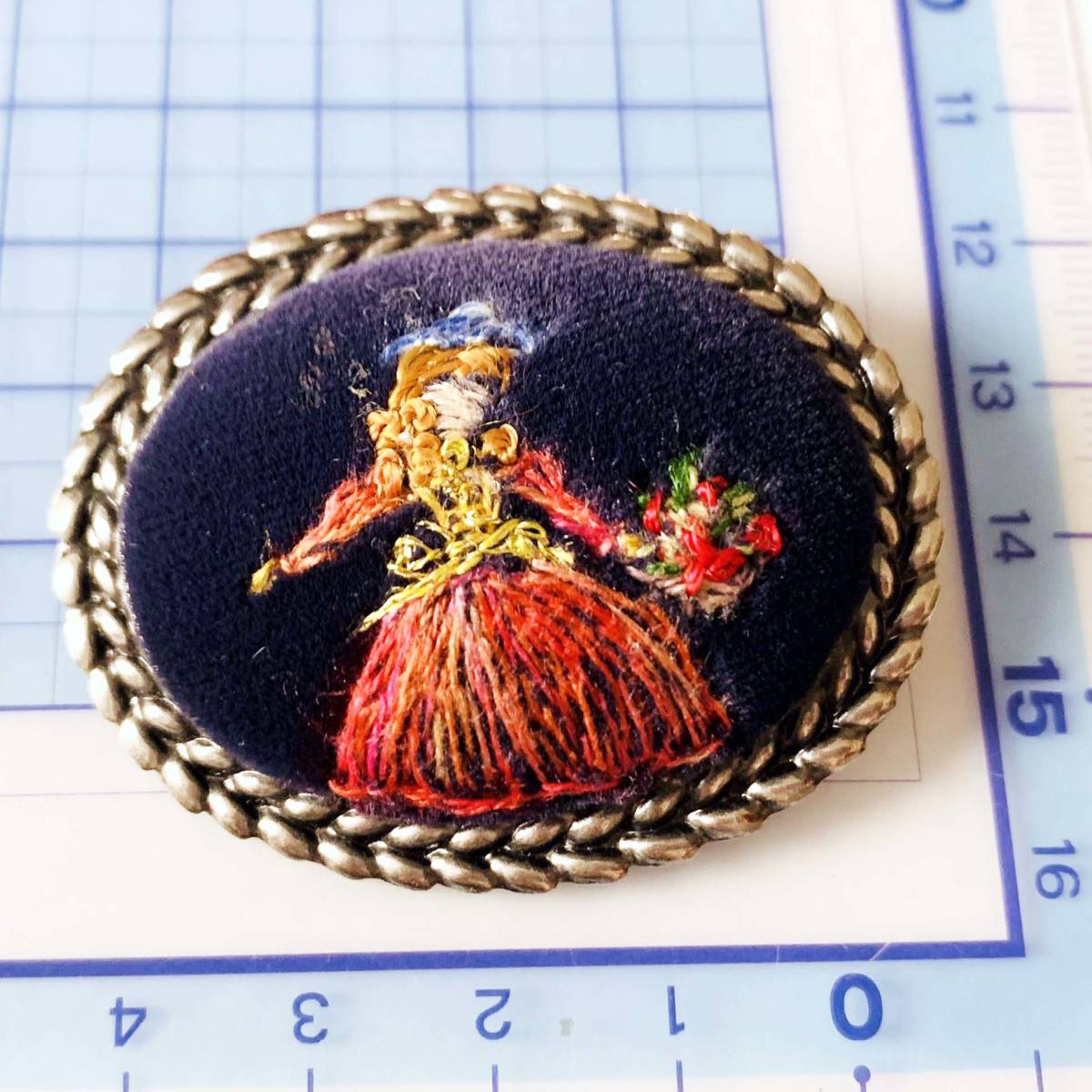 ヴィンテージ　刺繍　ハンドメイド　手作り　ブローチ　No.5576_画像1