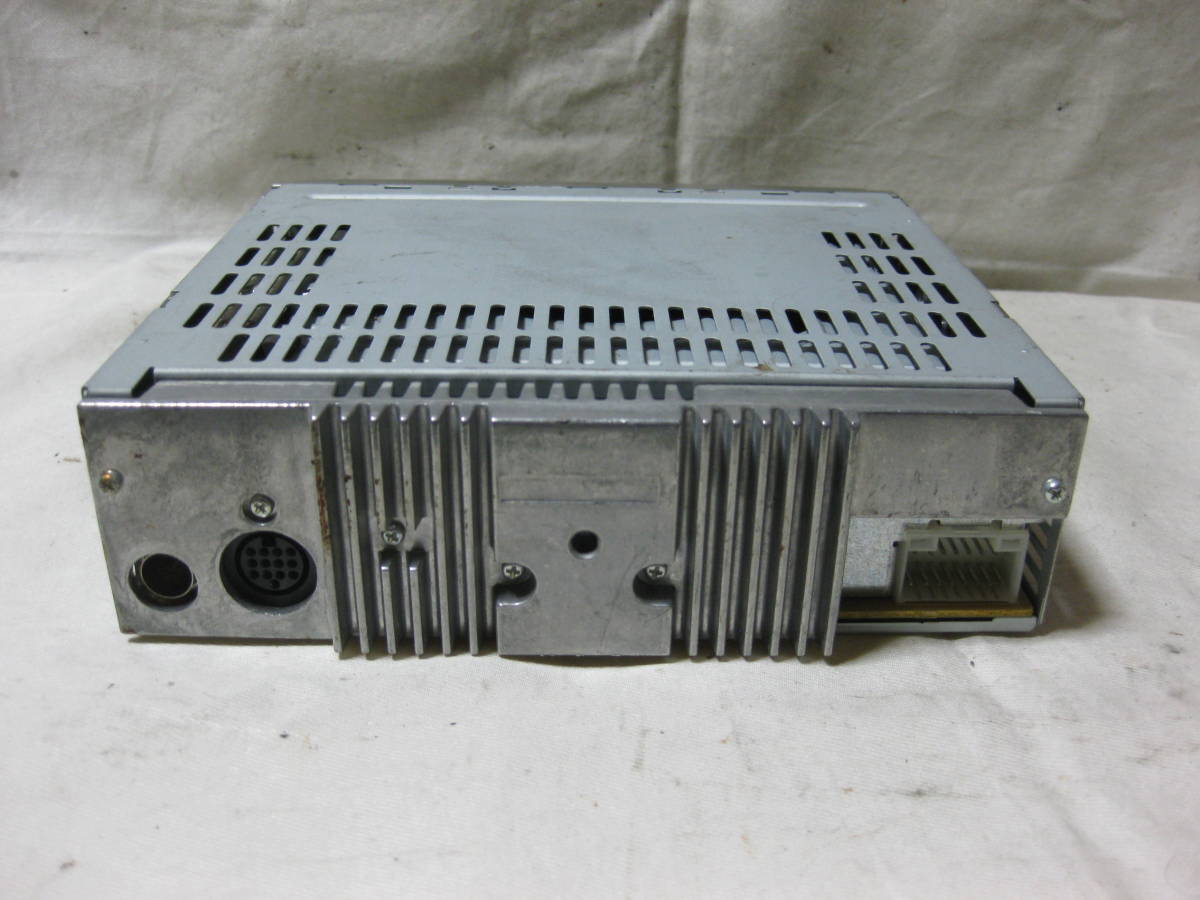 K-1883　SANYO　サンヨー　CDF-R3611G 99000-79L90　1Dサイズ　CDデッキ　故障品_画像5