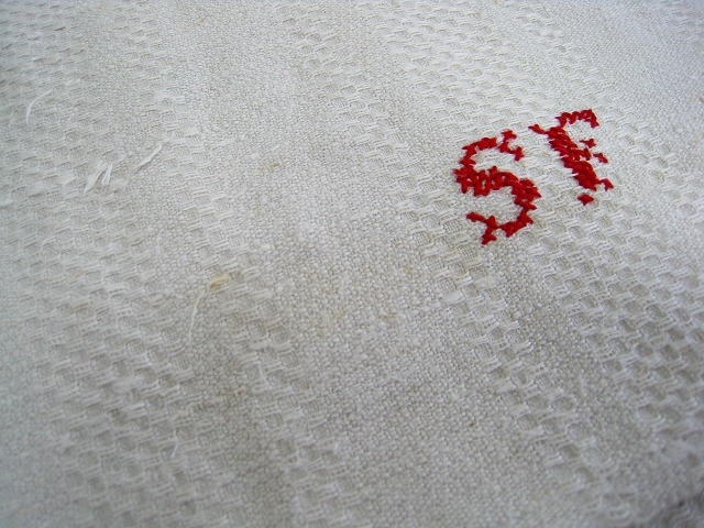 ドイツ 手織りリネン ヴィンテージリネン 刺繍『ＳＦ』 アンティークキッチンクロス_シミがあります