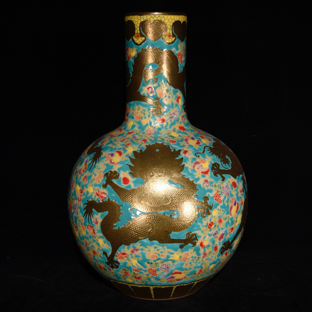 大きな取引清・乾隆年製款・古陶瓷品・琺瑯彩・描金・龍紋・天球瓶