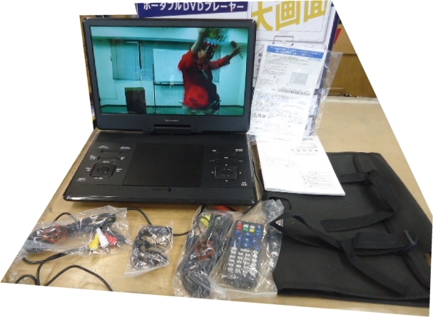 福袋セール】 ほぼ未使用に近い )APD-141F ポータブルDVDプレーヤー