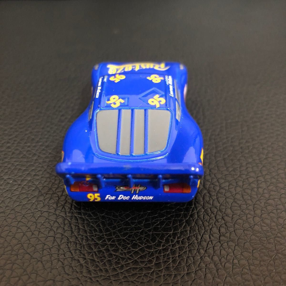 カーズ トミカ ライトニングマックイーン Lightning McQueen カーズ トミカ ライトニングマックイーン Lightning McQueen