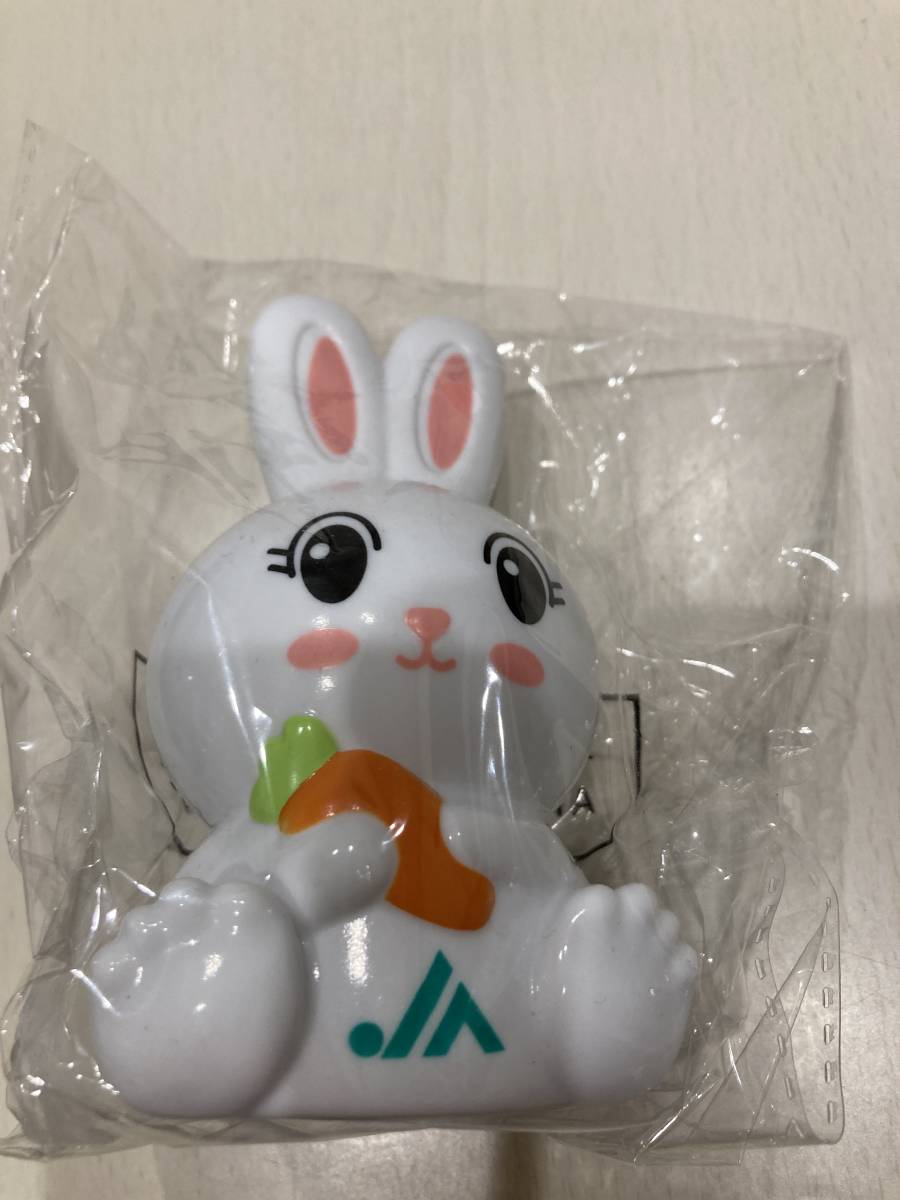 JA 貯金箱　白いウサギ　非売品　プラスチック製　ラビット　うさぎ　人参_画像1