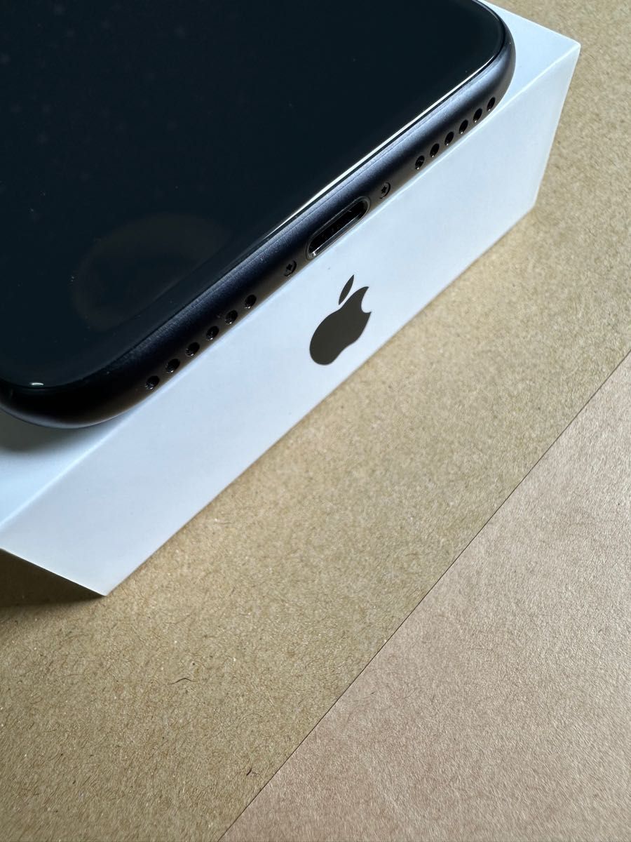 美品】 iPhone SE 第2世代 64GB ブラック SIMフリー|Yahoo!フリマ(旧