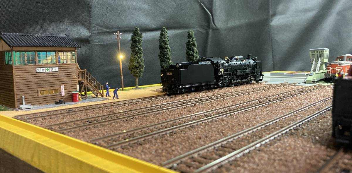 R様に特別提供 大作 六線全自動車両往復走行展示台 車両基地 R様に特別提供 大作 六線全自動車両往復走行展示台 車両基地
