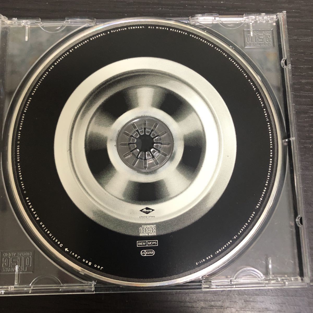 CD／ボン・ジョヴィ／DESTINATION ANYWHERE／輸入盤／ハードロック_画像3