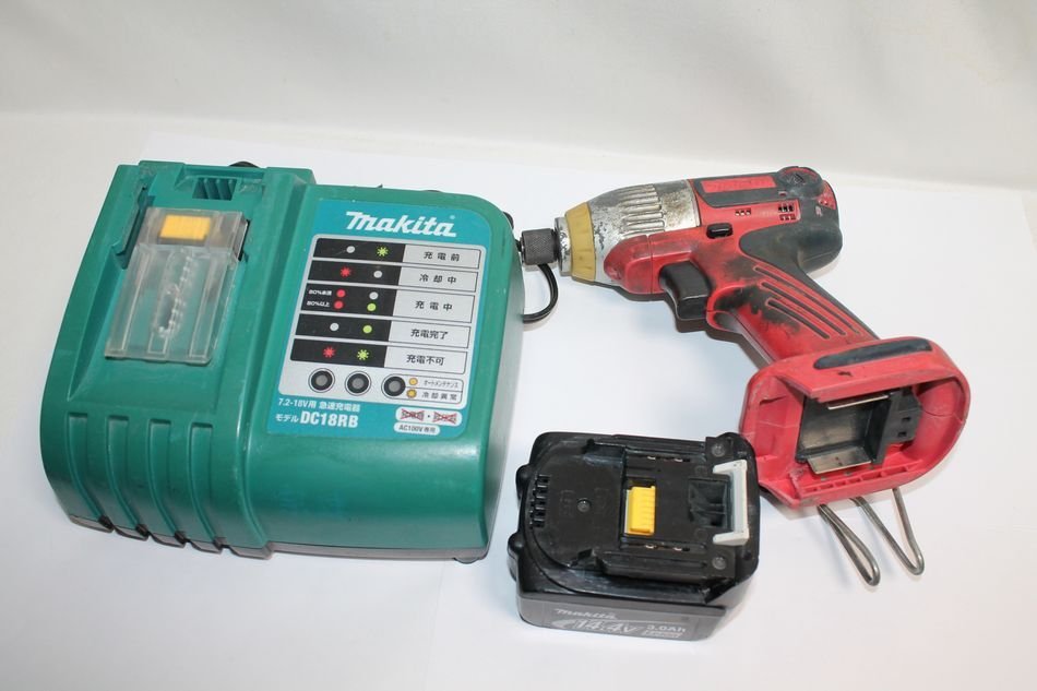 中古 makita 充電式インパクトドライバ セット TD123D 急速充電器 DC18RB バッテリ BL1430 DC14.4V 3.0Ah マキタ USED品 電動工具_画像1