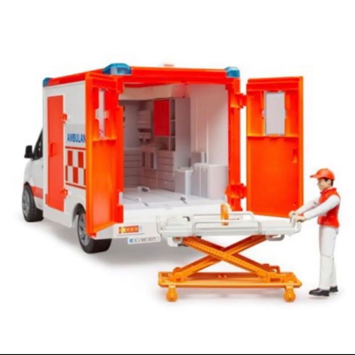 新品未開封 箱 最新版ブルーダー MB救急車 メルセデスベンツ