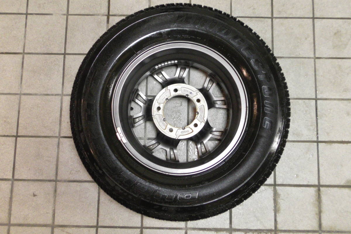 ジムニーシエラ JB74 純正アルミホイールタイヤ 1本 背面スペア ジムニーシエラ JB74 純正アルミホイールタイヤ 1本 背面スペア