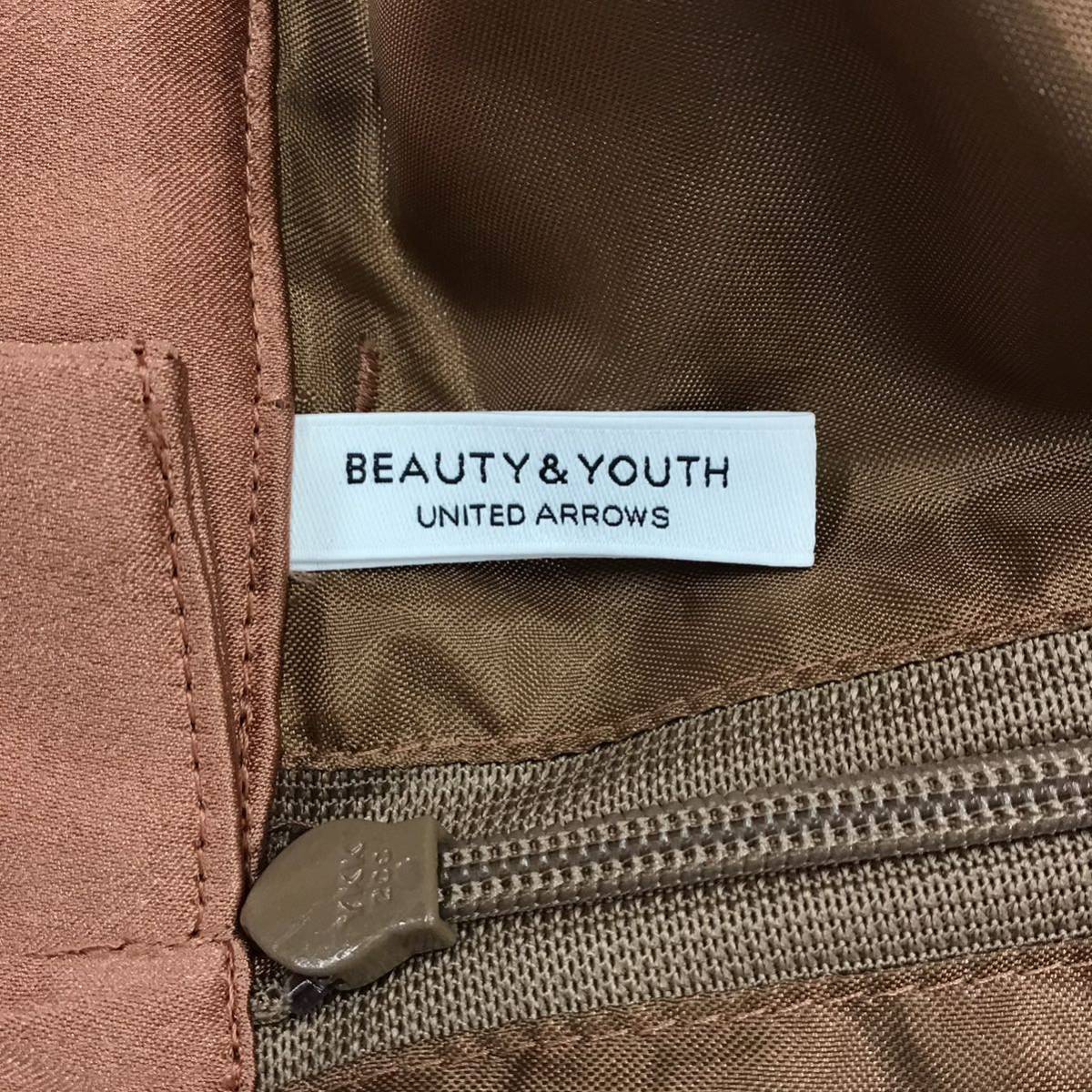 【く022】BEAUTY&YOUTH UNITED ARROWS ワイドパンツ Mサイズ くすみオレンジ ロング丈 無地 薄地 タック入り ブランド古着 送料無料_画像7