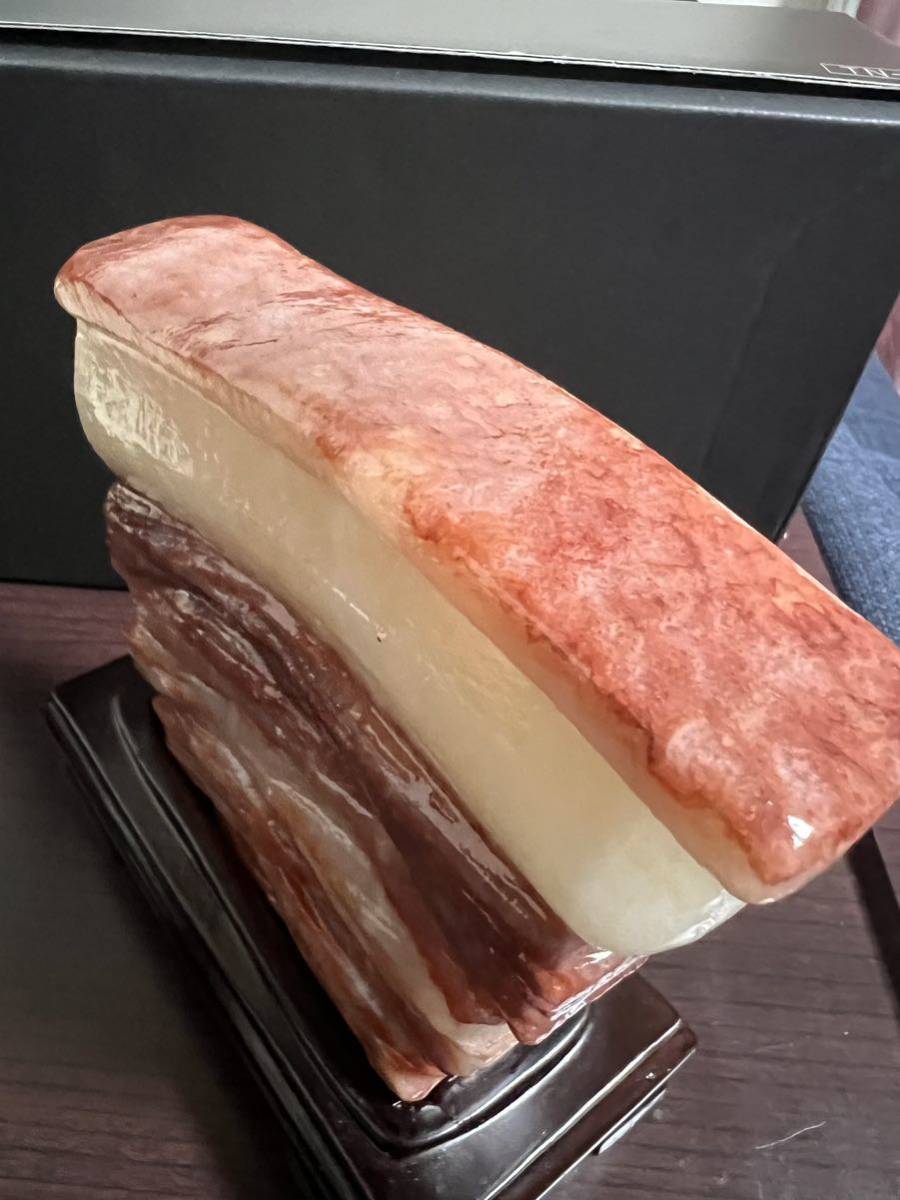 新品超大バラ肉石奇石 天然観賞石 原石 豚肉石 台座込み 希少 新品超大バラ肉石奇石 天然観賞石 原石 豚肉石 台座込み 希少