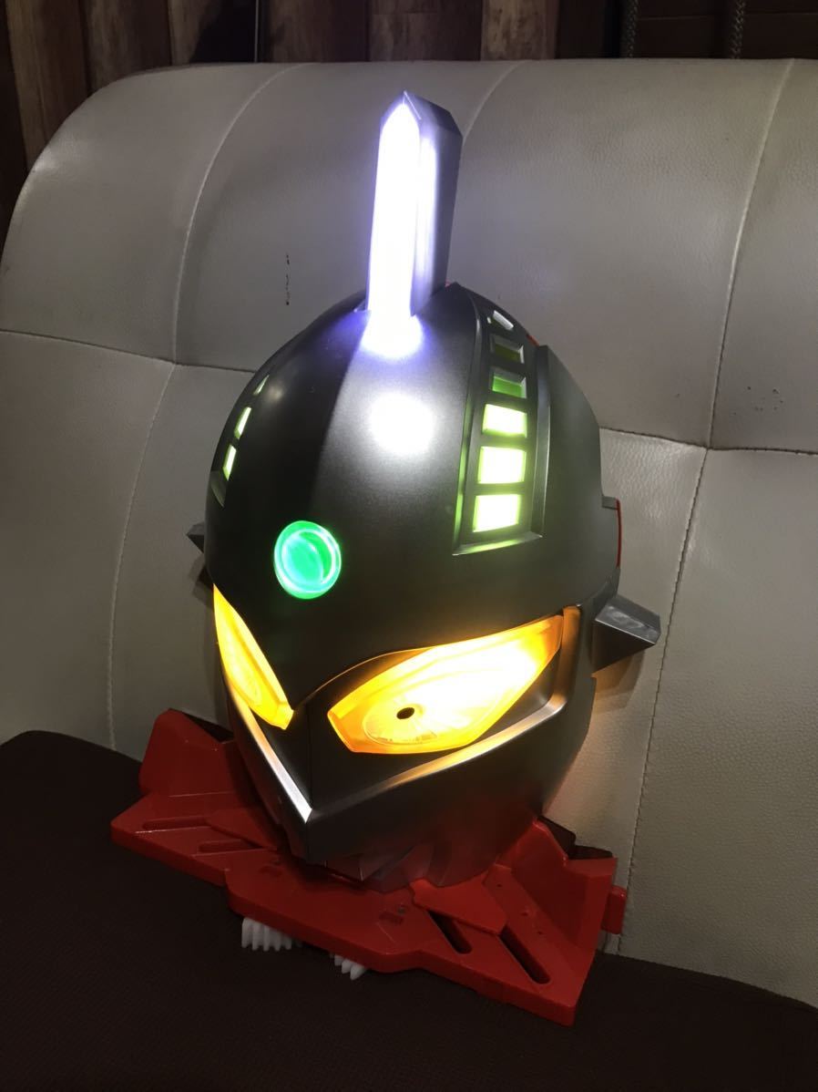 即決価格！ 信工房 ウルトラマン セブン タロウ LED発光加工品！！大型フィギュア お車のインテリアに！お部屋のインテリアに！_点灯時