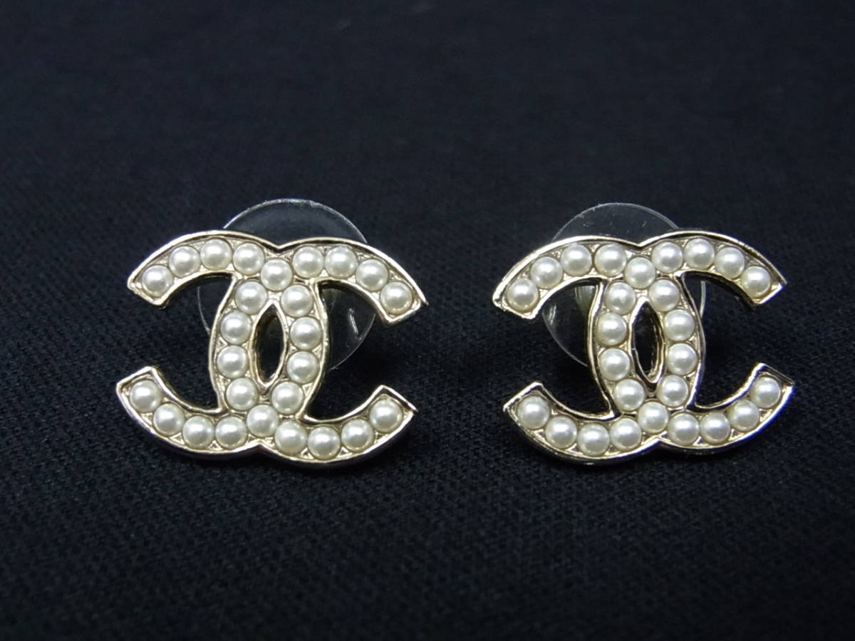 WEB限定カラー シャネル CHANEL ピアス ココマーク USED