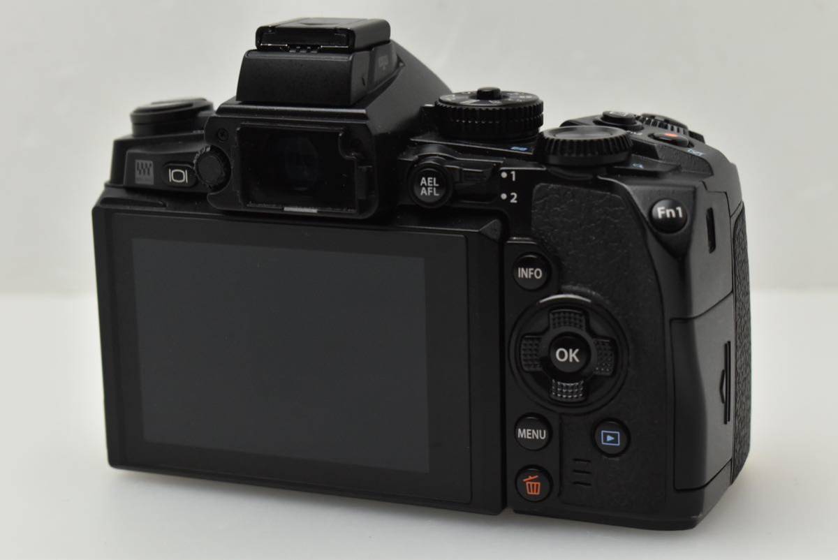 9636円 【B品】OLYMPUS オリンパス OM-D E-M1 [000227280 9636円 【B品】OLYMPUS オリンパス OM-D E-M1 [000227280