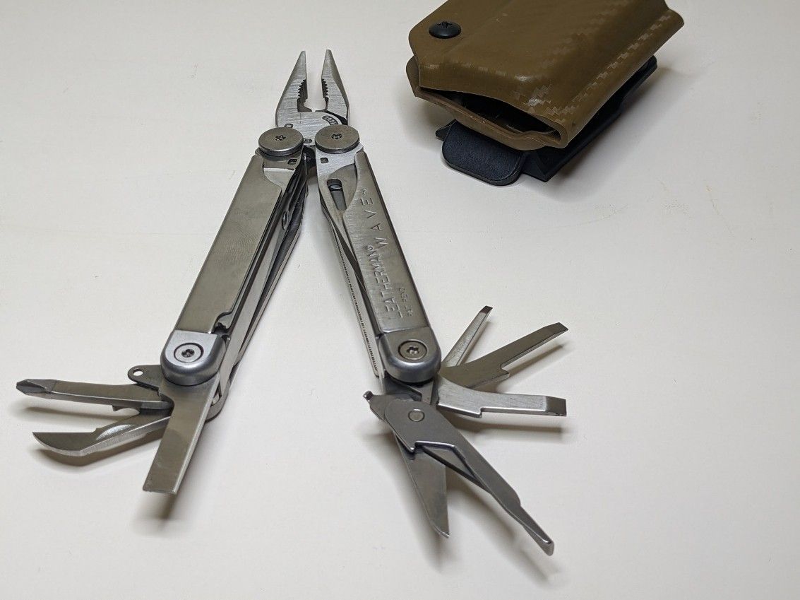 LEATHERMAN（レザーマン）　WAVE　ウエーブ　Clip＆Carry（クリップ　アンド　キャリー）専用ケース付