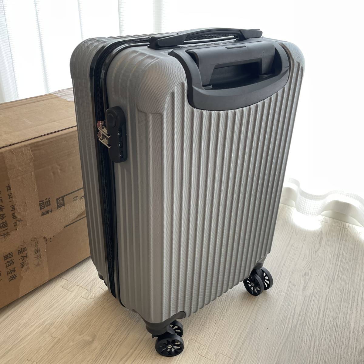 Yahoo!オークション - スーツケース キャリーケース 小型 軽量 Sサイズ 