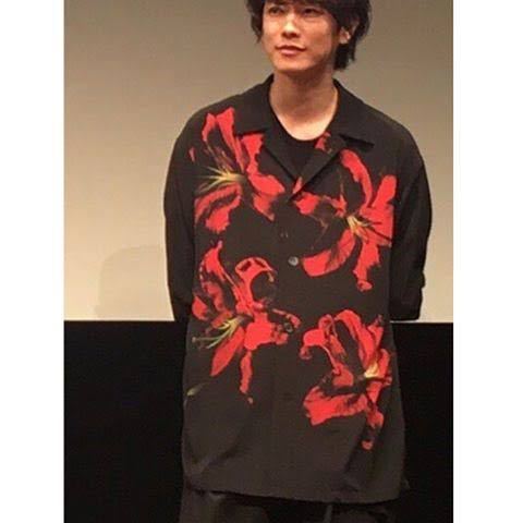 美品】LAD MUSICIAN ラッドミュージシャン Tシャツ 42 花柄 百合 美品】LAD MUSICIAN ラッドミュージシャン Tシャツ 42 花柄 百合