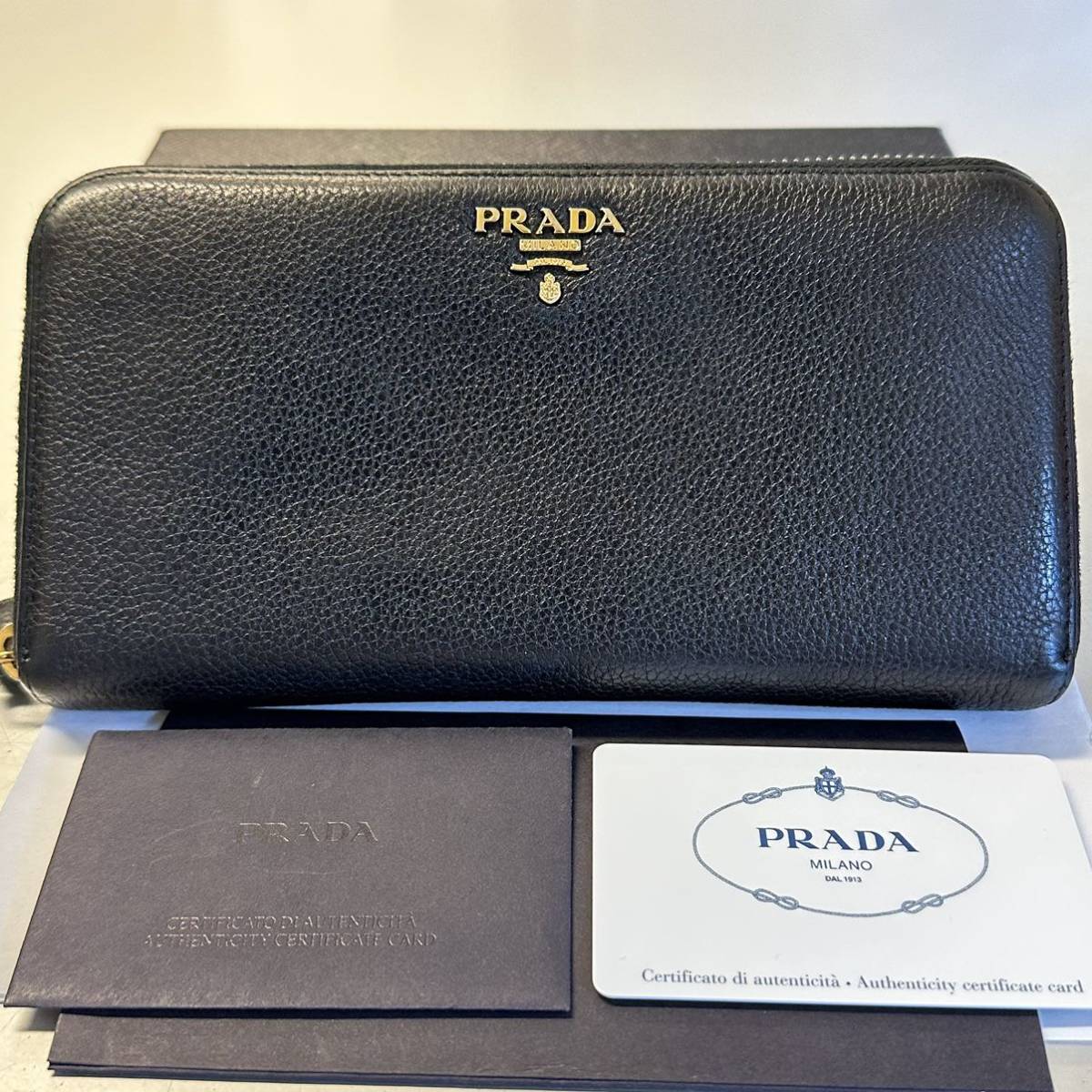 新品同様! プラダ PRADA 財布 長財布 グレインレザー ラウンドファスナー