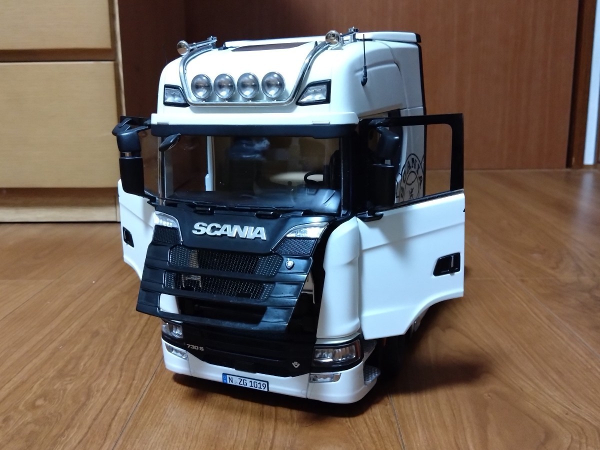 NZG Scania V8 730S 4x2 white 1/18 ミニカー_画像4