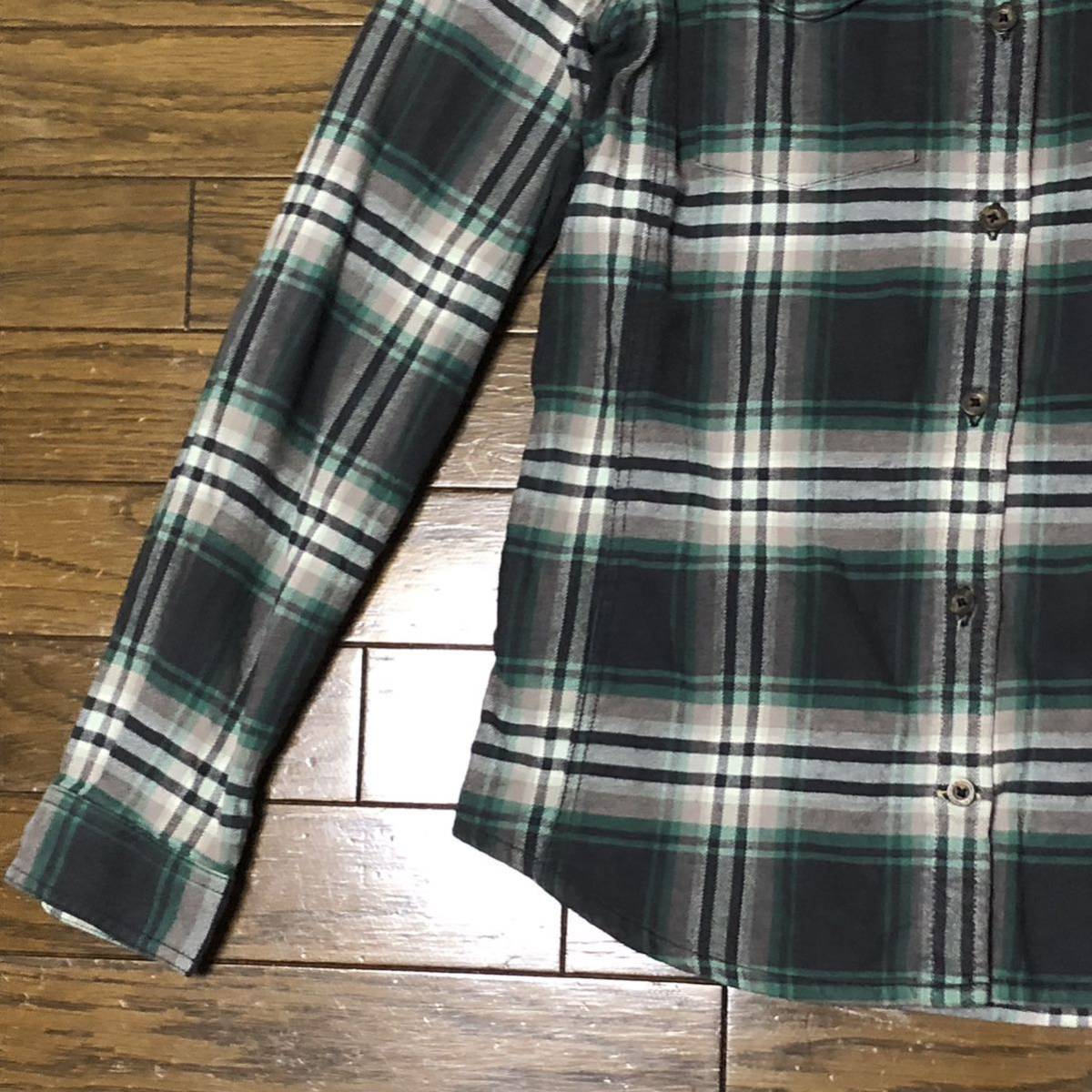 【送料無料】Carhartt 長袖シャツ　緑チェック柄　レディースSサイズ　カーハートネルシャツ