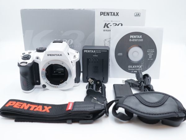 2022新発 シャッター回数979回！□ほぼ新品□ 320 PENTAX ボディ