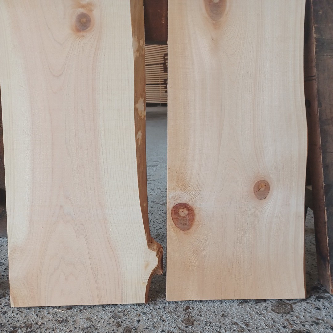 C-1411　 国産ひのき 　片耳付節板 　2枚セット　テーブル 　棚板　 看板 　一枚板　 桧　 檜　無垢材　 DIY_画像2