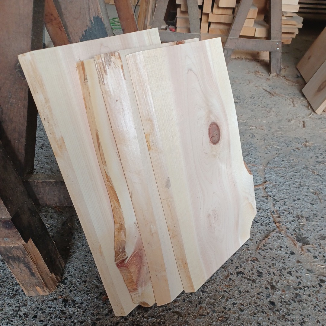 C-1451【サイズ色々】　 国産ひのき 　耳付節板 　4枚セット　テーブル 　棚板　 看板 　一枚板　 桧　 檜　無垢材　 DIY