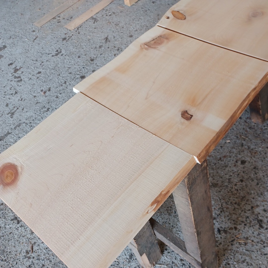 C-1475【サイズ色々】　 国産ひのき 　耳付節板 　4枚セット　テーブル 　棚板　 看板 　一枚板　 桧　 檜　無垢材　 DIY
