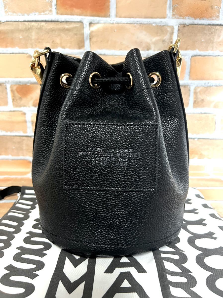 MARC JACOBS マークジェイコブス 新作 THE LEATHER BUCKET BAG バケットバッグ ショルダーバッグ 2way H652L01PF22-001 ブラック