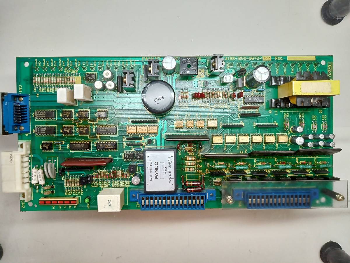 直送商品 FANUC A16B-1200-067/02A 基板 プリント基板 - www