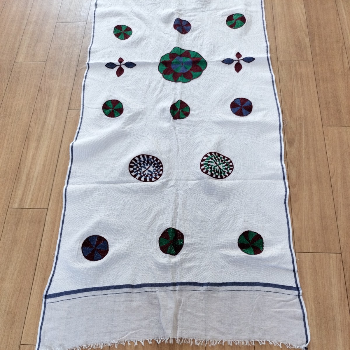 カンタの刺繍 刺し子 インド ベンガル地方の飾り布 壁掛け布 テキスタイル 刺繍 刺し子 コットン100% 刺し子ショール 手刺繍