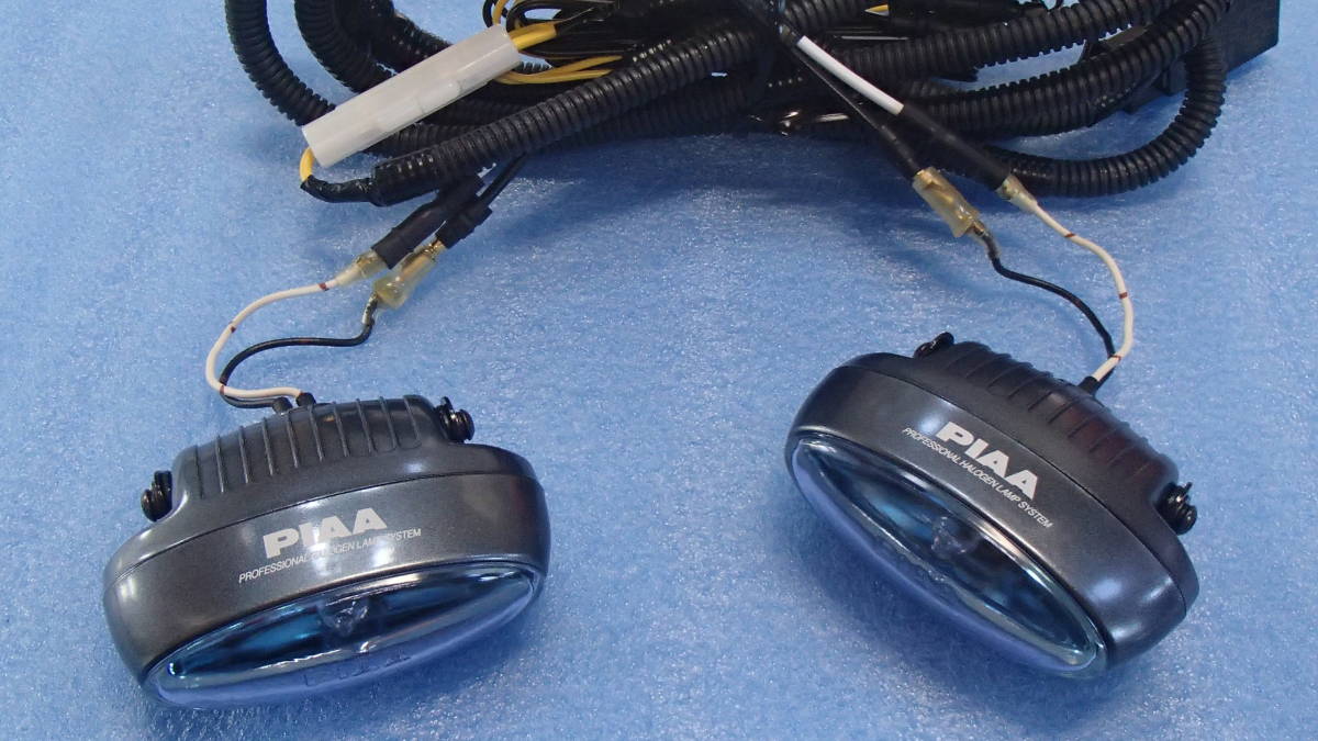 リレーハーネスは加工無しで接続可能です