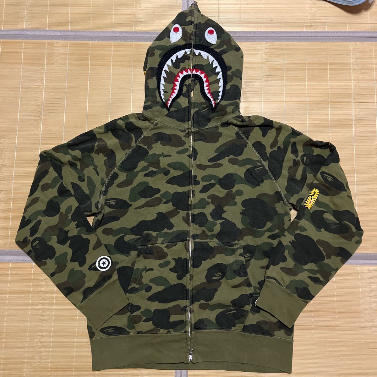 A BATHING APE BAPE KAWS SHARK HOODIE シャーク シャークパーカー