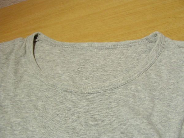 ssy1102 ユニクロ 半袖 Tシャツ ■ 2枚セット ■ グレー 無地 定番 シンプル 綿100％ Vネック Mサイズ / 丸首 Lサイズ_画像7
