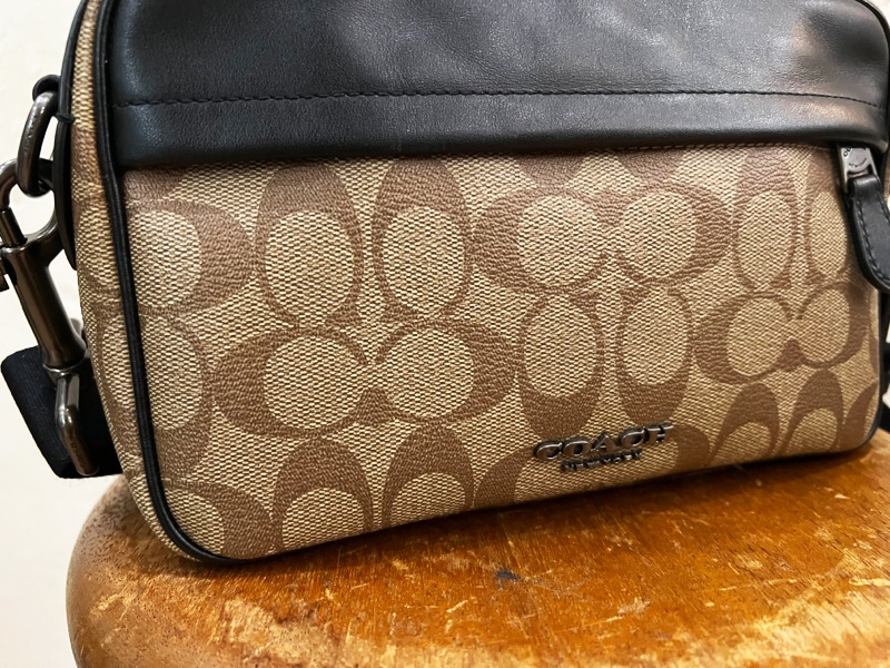 良品 COACH/コーチ グラハム シグネチャースムースレザークロスボディ