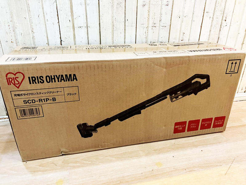 新品！ IRIS OHYAMA/アイリスオーヤマ 充電式サイクロンスティッククリーナー SCD-R1P-B 家庭用掃除機 ブラック 定価¥21,800