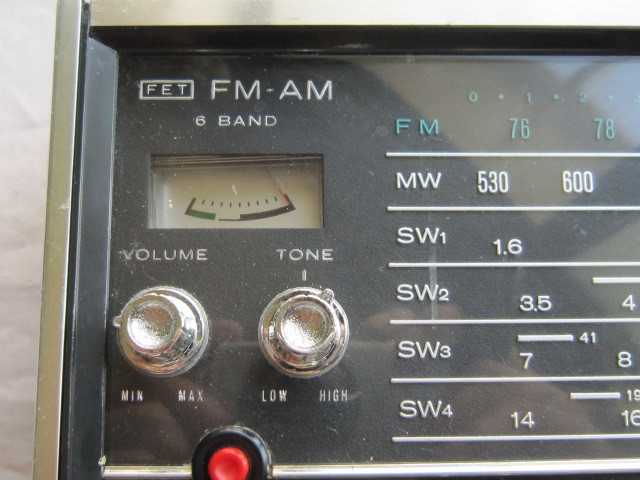 SONY ソニー 古いラジオ TFM-2000F 通電受信鳴ります FM,MW,SW1～SW4 6