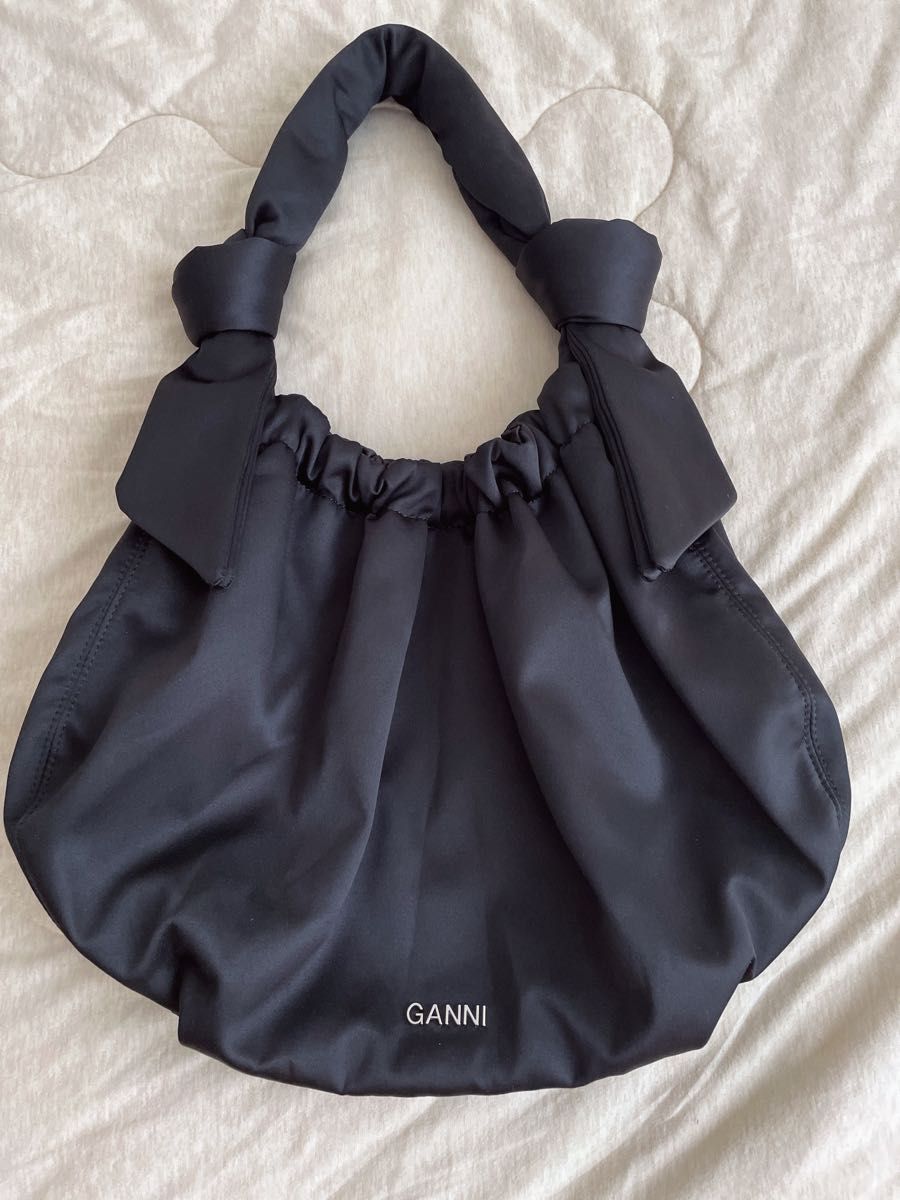 ☆送料・関税込☆GANNI★オーケーション ミディアム ホボバック GANNI オケージョン ホーボーバッグ ミディアム ブラック|Yahoo