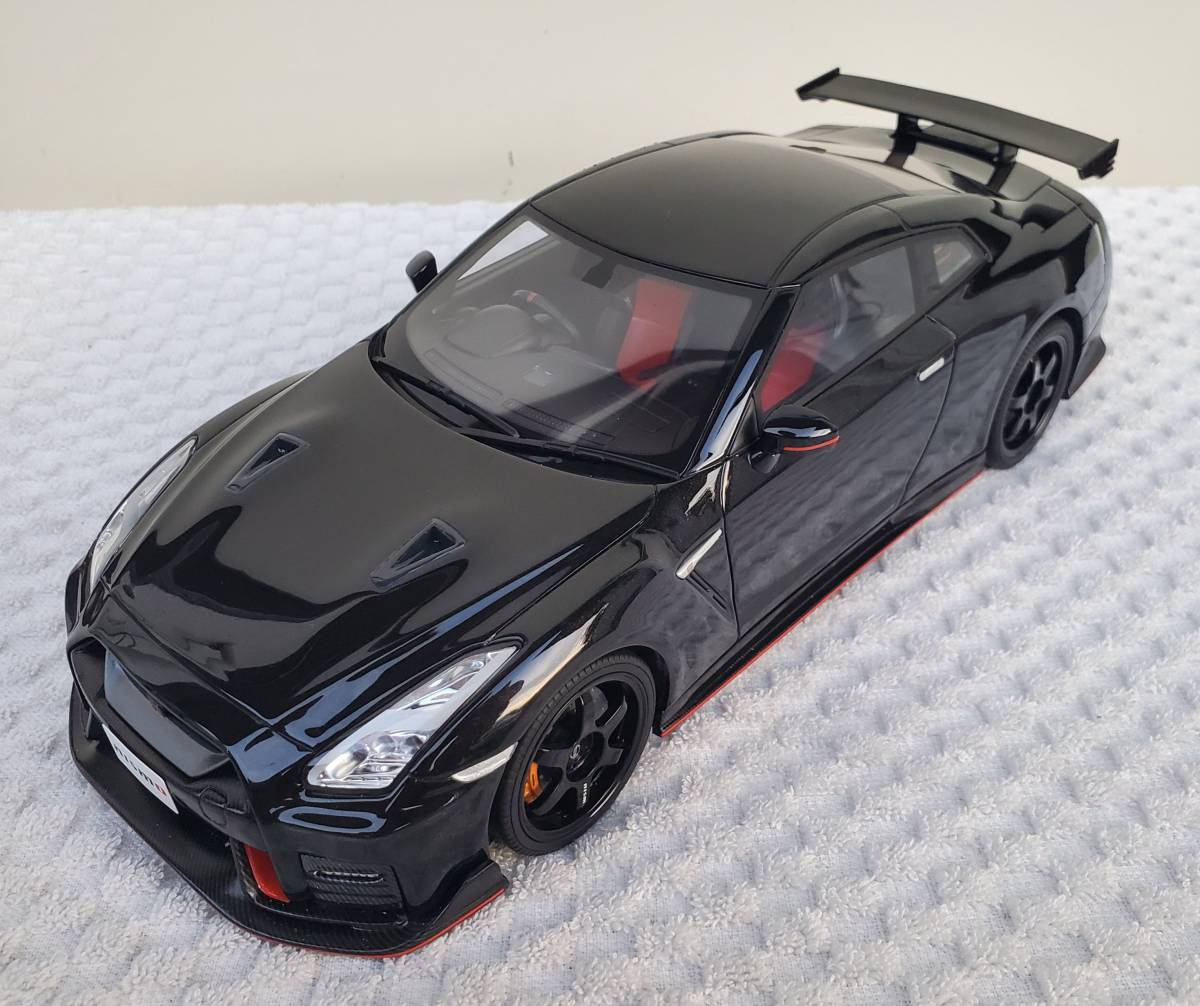 送料無料 ドア類開閉ありません 京商 1/18 GT スピリット ニッサン R35 GT-R NISMO 2017 ミニカー GT SPIRIT スカイライン NISSAN 日産_R35 GT-R NISMO になります