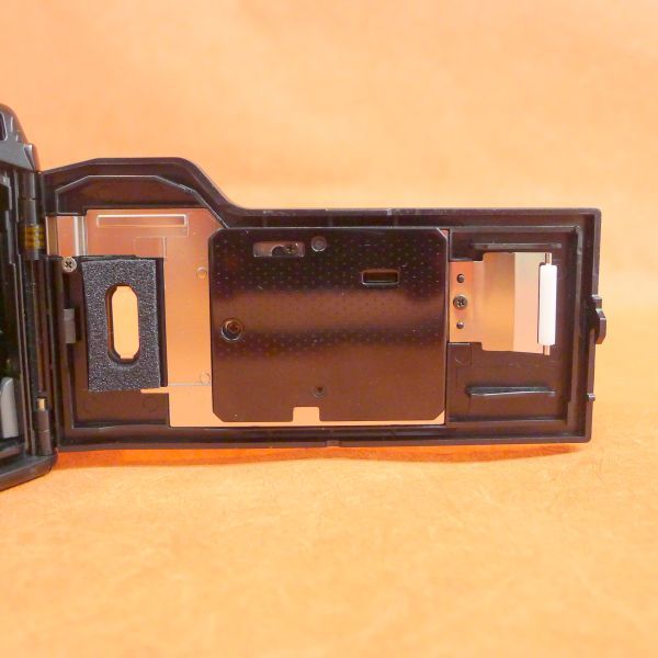 h351 PENTAX ZOOM 70-X コンパクトカメラ f35mm-70mm TELE-MACRO ケース付き Size 幅13.5cm×高さ5cm×奥行9cm/60_画像6
