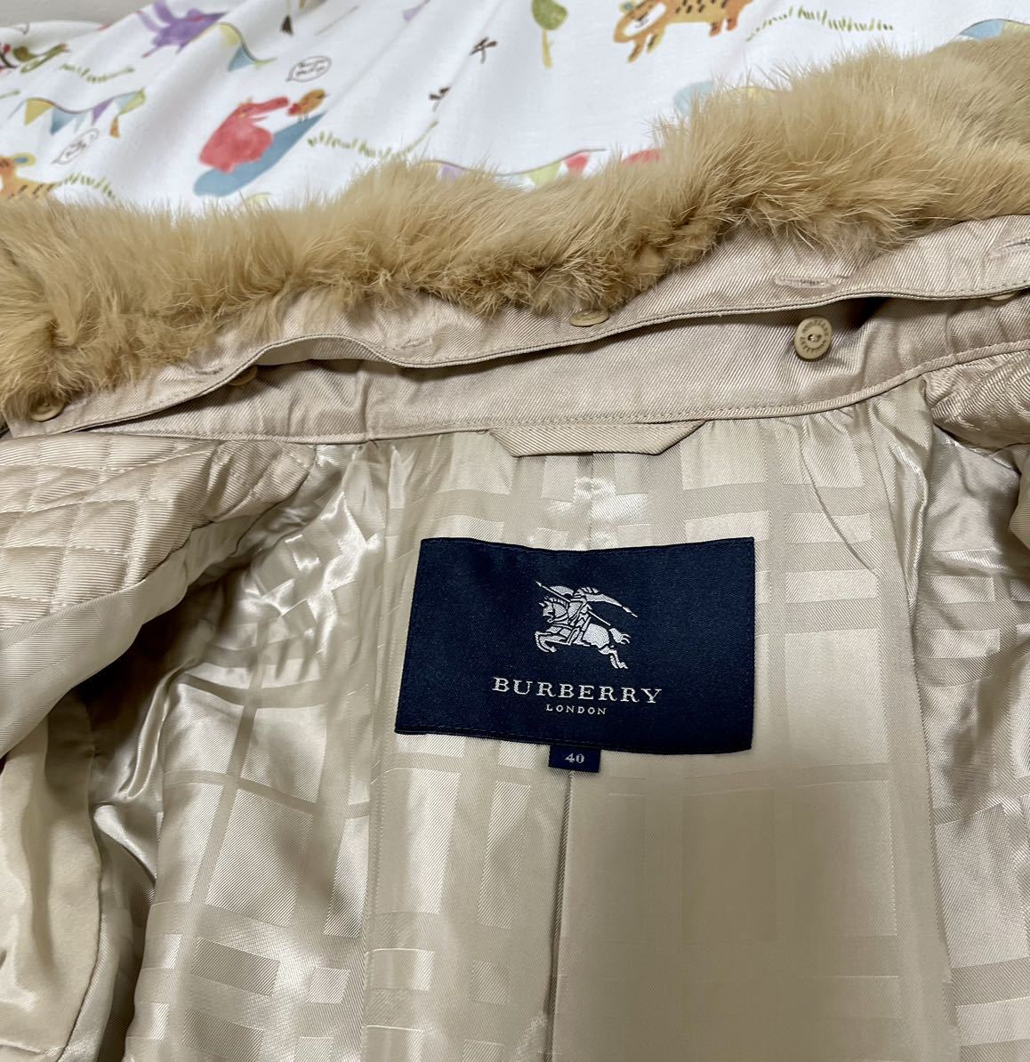 23万 豪華アセテート高年式超美品ベージュ40 L BURBERRYバーバリー