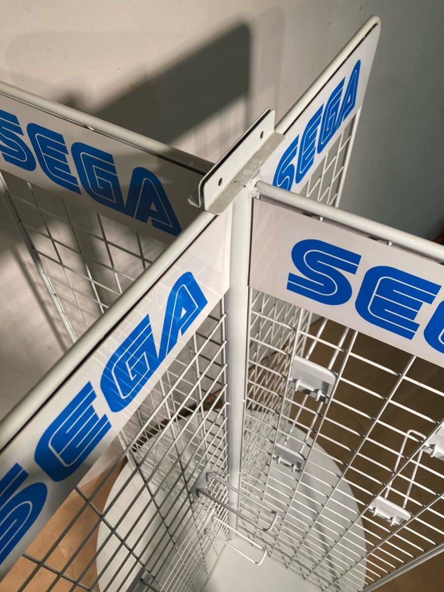 3【希少】 SEGA 回転ネット 什器 店頭ディスプレイ キャスター付 展示 / 陳列台 棚 販促 ソニック セガ 試遊台 レトロゲーム_画像2