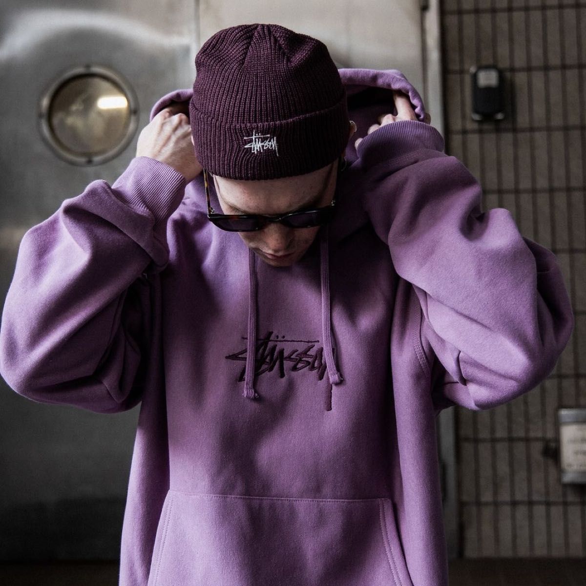 (M)  STUSSY STOCK APPLIQUE HOODIE ORCHID