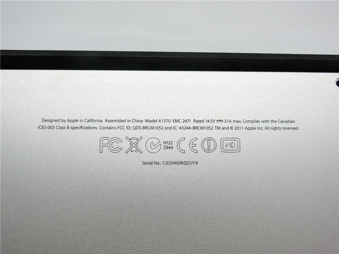 中古　Macbook Air　A1370　CoreU9400　4GB　HDD無し　　通電しません　詳細不明　ノートPCパソコン　ジャンク品　送料無料_画像8