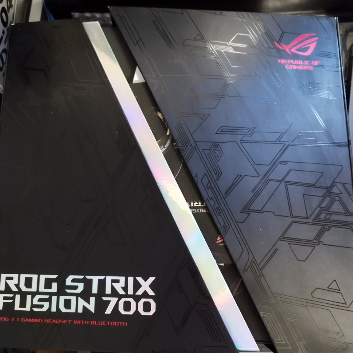 ASUS ROG strix fution 700 ゲーミングヘッドセット 使用感小_画像2