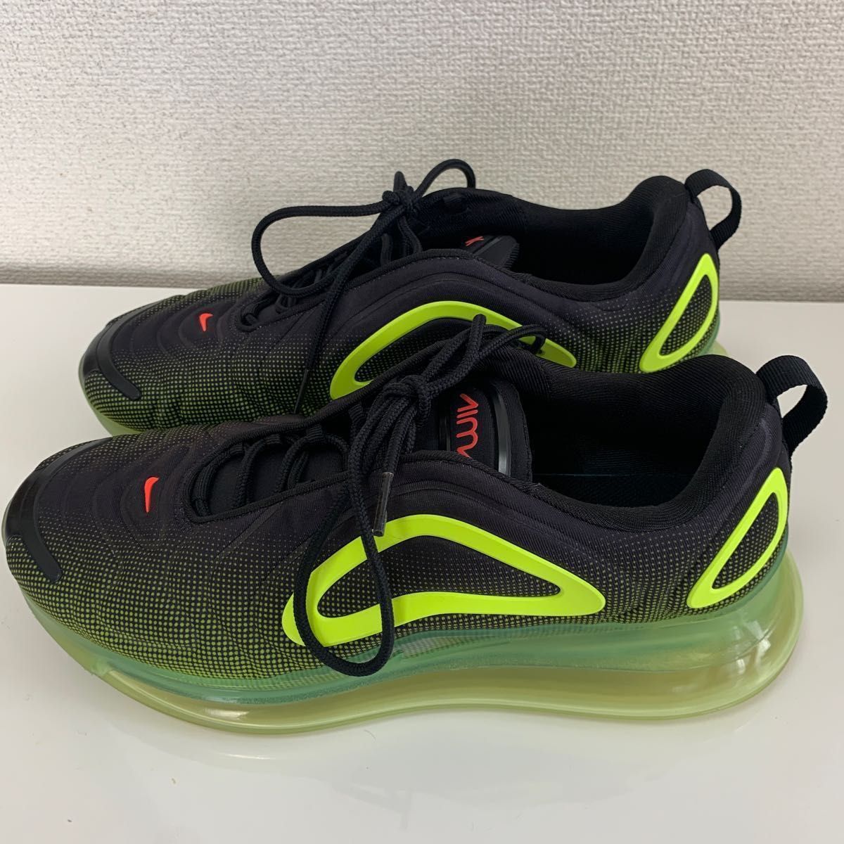 ナイキ NIKE エアマックス 720 AO2924-008 (ブラック/ブライトクリムゾン/ボルト)AIRMAX 清掃済