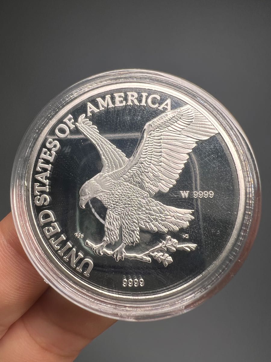 2023年  鷹  海外記念コイン 米国