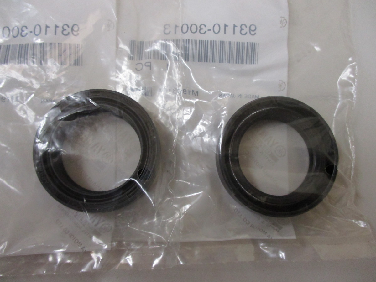  free shipping * new goods *TZR50R,TZR50,TZ50* original front fork oil seal 