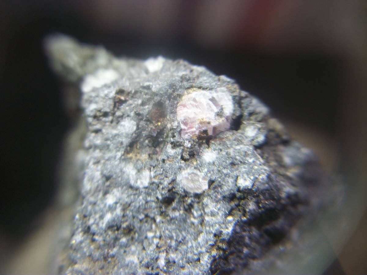 国産鉱物　東京都　八丈島　灰長石　アノーサイト　苦土橄欖石　オリビン　ペリドット　良標本　定型外発送_画像7